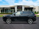 Used 2019 Jeep Cherokee Overland w/ Technology Group image 2