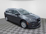 Used 2022 Chrysler Pacifica Touring-L image 4