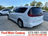 Used 2023 Chrysler Pacifica Touring-L image 6
