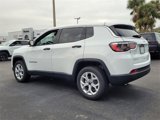 Used 2025 Jeep Compass Sport image 5