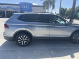 Used 2021 Volkswagen Tiguan SE w/ Panoramic Sunroof Package image 5