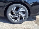 New 2025 Hyundai Elantra SEL image 6