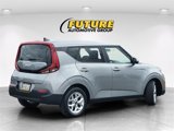 Used 2022 Kia Soul LX w/ Technology Package image 5