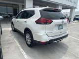 Used 2018 Nissan Rogue SV image 2