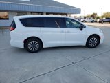 New 2025 Chrysler Pacifica Select image 5