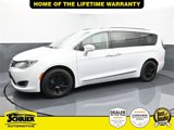 Used 2020 Chrysler Pacifica Touring-L image 3