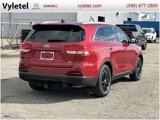 Used 2017 Kia Sorento LX w/ LX Convenience Package image 3