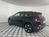 Used 2024 Volkswagen Taos SE w/ Panoramic Sunroof Package image 5