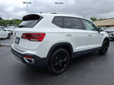 Certified 2022 Volkswagen Taos SE image 4