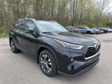 Used 2022 Toyota Highlander XLE image 2