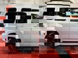Used 2010 Chevrolet HHR LT image 6