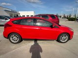 Used 2017 Ford Focus SE w/ Cold Weather Package image 5