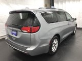 Used 2019 Chrysler Pacifica Touring-L Plus image 4