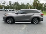 Used 2017 Toyota Highlander Limited Platinum image 2