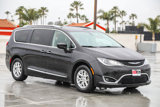 Used 2020 Chrysler Pacifica Touring-L image 3