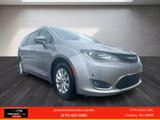 Used 2017 Chrysler Pacifica Touring-L image 4
