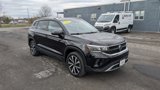 Used 2022 Volkswagen Taos SE w/ Panoramic Sunroof Package image 3