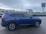 Used 2021 Nissan Rogue SV image 3