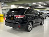 Used 2015 Toyota Highlander LE image 2