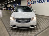 Used 2016 Chrysler Town & Country Touring image 4