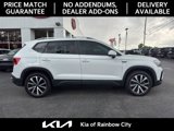 Used 2022 Volkswagen Taos SE image 2