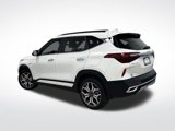 Used 2023 Kia Seltos SX w/ SX Sunroof Package image 3