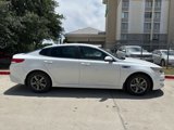 Used 2018 Kia Optima LX image 2