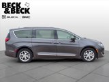 Used 2020 Chrysler Pacifica Touring-L image 4