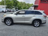 Used 2015 Toyota Highlander Plus image 2