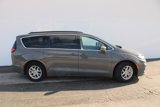 Used 2022 Chrysler Pacifica Touring-L image 3