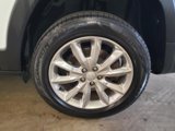 Used 2017 Jeep Cherokee Limited image 5