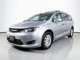 Used 2018 Chrysler Pacifica Touring-L image 3