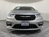 Used 2021 Chrysler Pacifica Touring-L image 3