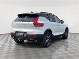 Used 2020 Volvo XC40 T5 R-Design image 4