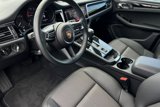 Certified 2025 Porsche Macan image 4