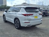 Used 2022 Mitsubishi Outlander SEL image 2