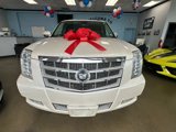 Used 2011 Cadillac Escalade Platinum image 2