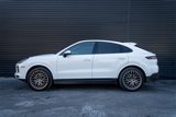 Certified 2022 Porsche Cayenne Platinum Edition image 2