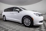 Used 2017 Chrysler Pacifica Touring image 3