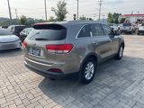 Used 2017 Kia Sorento LX w/ LX Convenience Package image 4