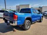 Used 2017 Toyota Tacoma TRD Off-Road image 3