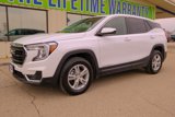 Used 2024 GMC Terrain SLE image 2