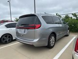Used 2021 Chrysler Pacifica Touring-L image 2