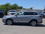 Used 2020 Mitsubishi Outlander SE image 3