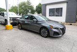 Used 2023 Nissan Altima 2.5 SV image 3