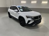 Certified 2023 Volkswagen Taos SE w/ Panoramic Sunroof Package image 4