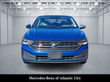 Used 2022 Volkswagen Jetta SE image 2