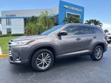 Used 2019 Toyota Highlander XLE image 3