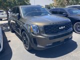 Used 2022 Kia Telluride SX w/ SX Prestige Package image 3