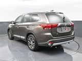 Used 2017 Mitsubishi Outlander SE image 3